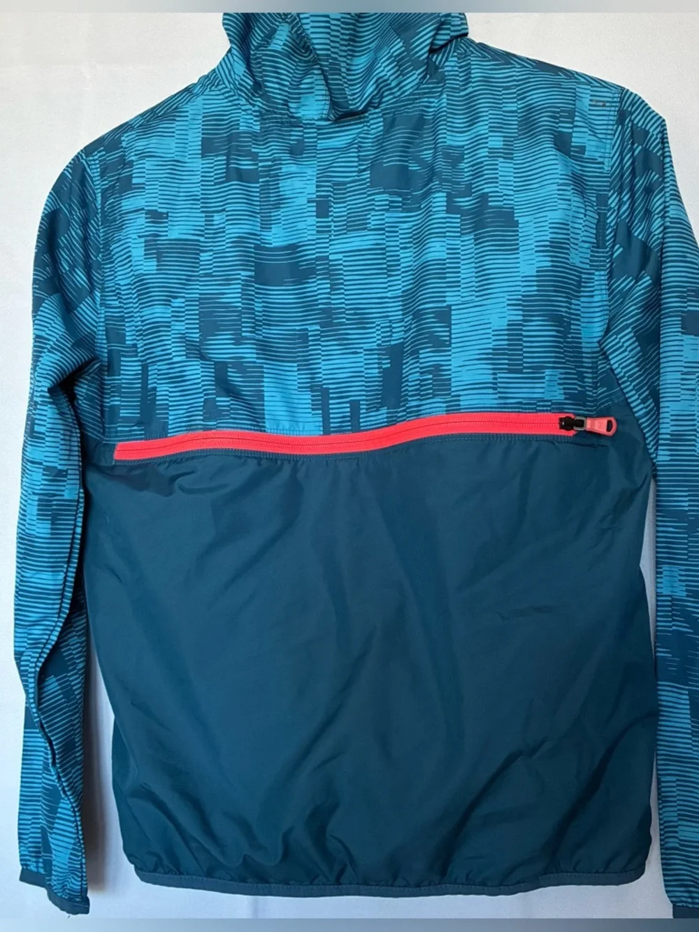 UNDER ARMOUR boys 1/4 zip pullover wind jacket - Picture 3 of 7